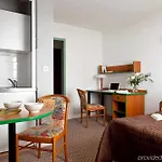 Aparthotel The Originals Laureades Centre Jaude 3*