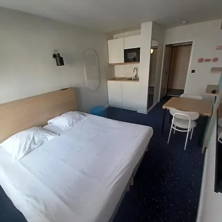 Aparthotel Et Résidence Les Lauréades Centre Jaude 2*