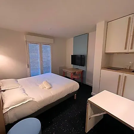 Aparthotel The Originals Laureades Centre Jaude 3*