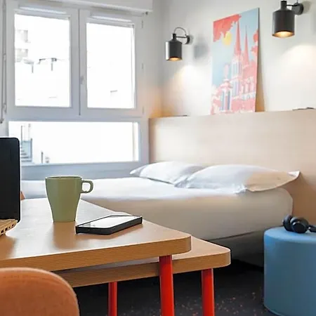 Aparthotel The Originals Laureades Centre Jaude 3*