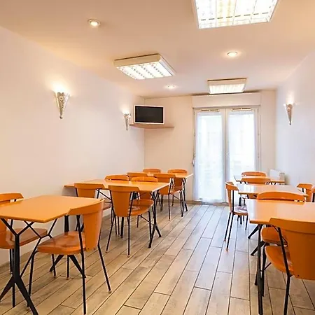 The Originals Laureades Centre Jaude Aparthotel