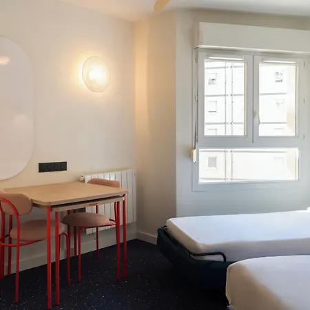 Aparthotel The Originals Laureades Centre Jaude