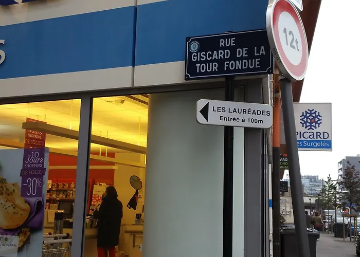 The Originals Laureades Centre Jaude Aparthotel